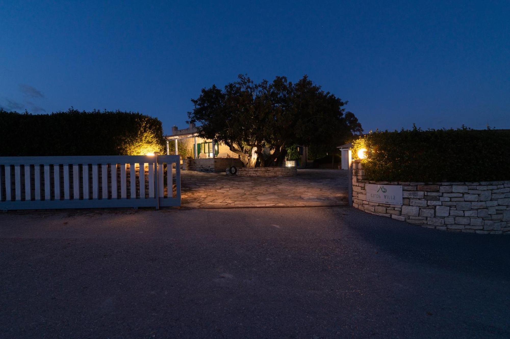 Moírai Carob Villa מראה חיצוני תמונה